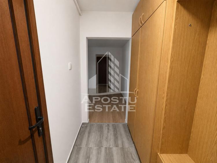 Apartament de vanzare cu 2 camere, semidecomandat, zona Soarelui