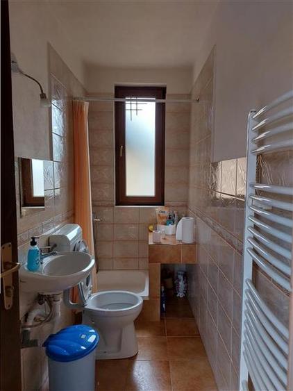 Casa mare pentru locuit sau birouri! De inchiriat sau de vanzare!