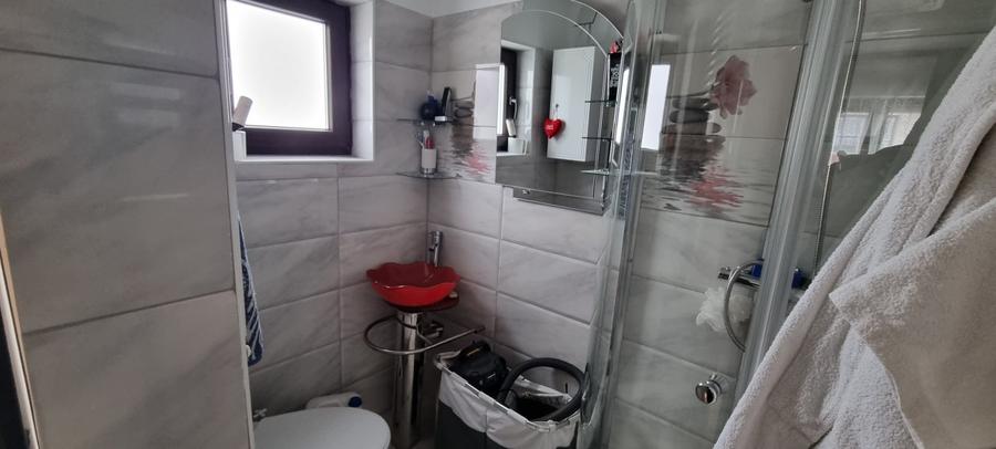 Casa cu etaj la cheie