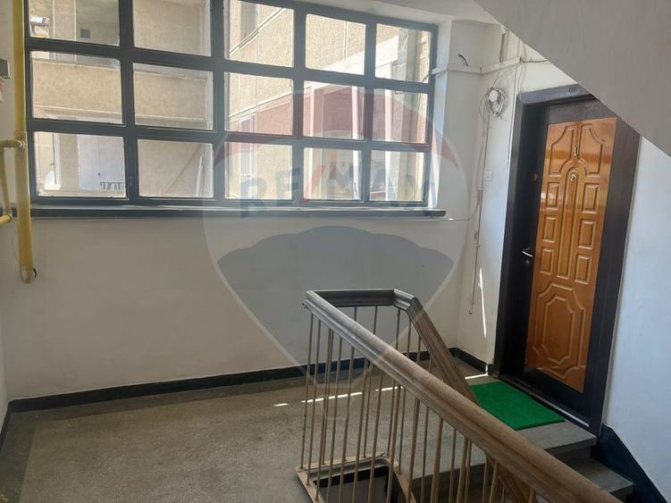 Apartament 3 camere, blocul M.A.I, terasă 80 MP!