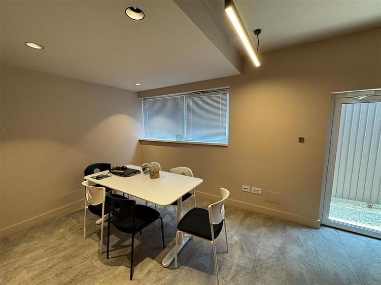 Spatiu Comercial 210 mp ,667 mp teren pe E 85 - Calea Moldovei -
