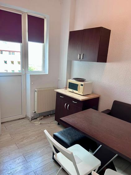 Universitate Coltei metrou complet mobilat utilat cu centrala termica proprie