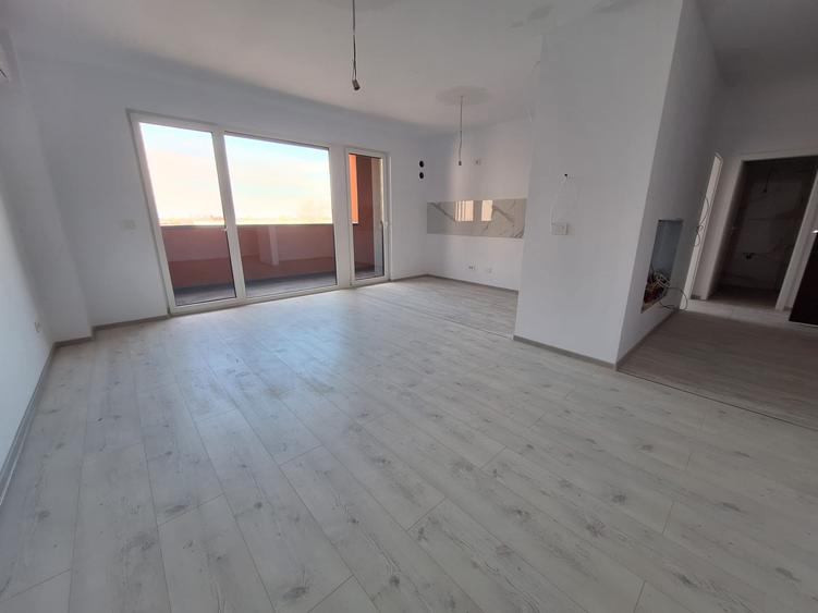 Proprietar, apartament bloc nou, termoizolatie 20 cm.