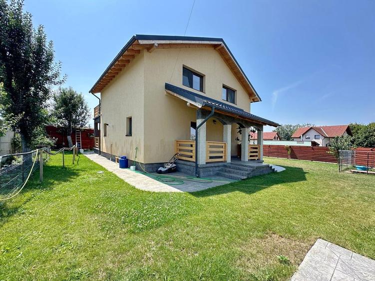 Casă spațioasă cu 4 camere, în complex rezidențial – Halchiu, Brașov