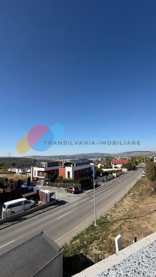 Casă cu terasă panoramică de 120 mp, 4 dormitoare și 4 băi – zona cartier Europa