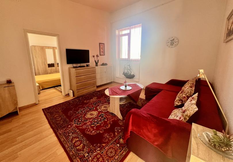 SALA PALATULUI / CALEA VICTORIEI / TERASA / VEDERE PANORAMICA / FARA RISC