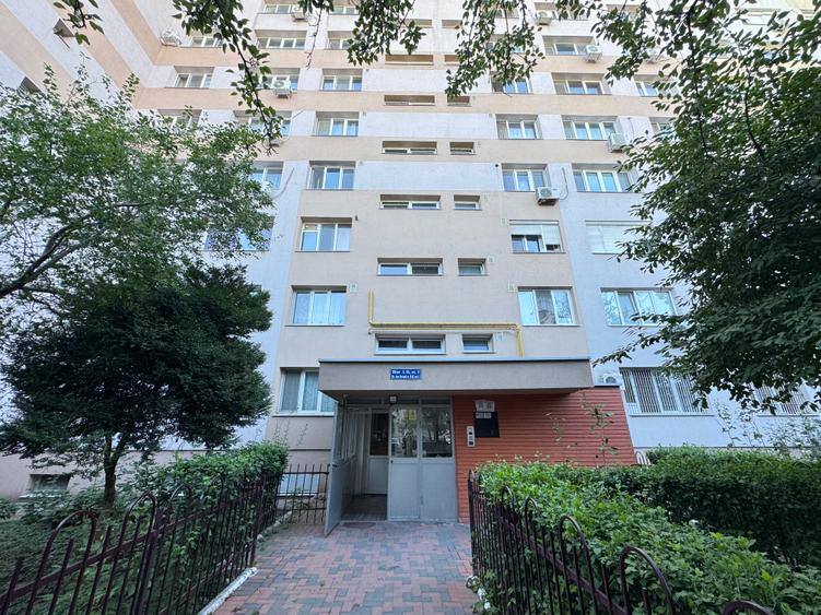 De vanzare - 2 camere decomandat - centrala proprie - 800m metrou 1 decembrie