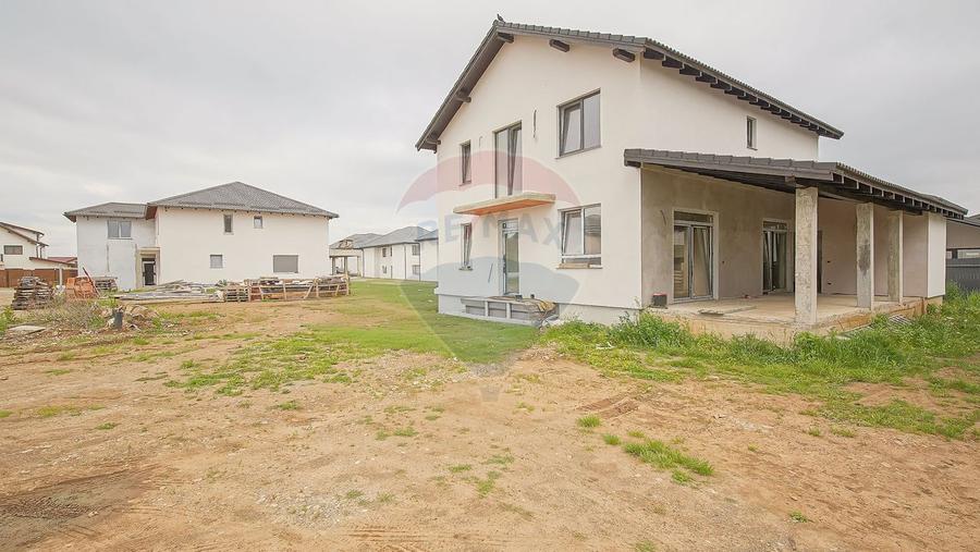 Casă Individuală în Cartierul Izvor