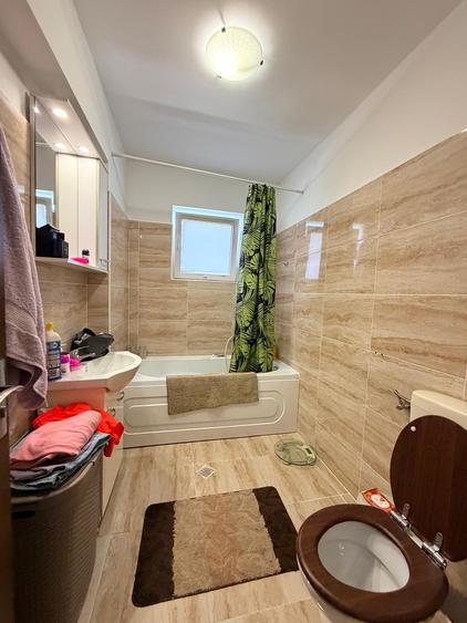 Apartament 2 camere de închiriat, Solstițiului 8, 450 €