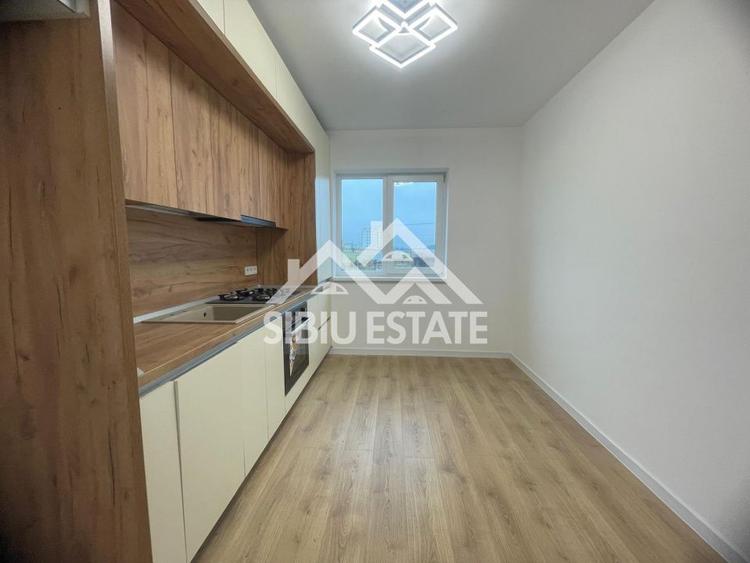 Apartament cu 3 camere, s.utila 70.15 mp. bloc cu lift- loc de parcare