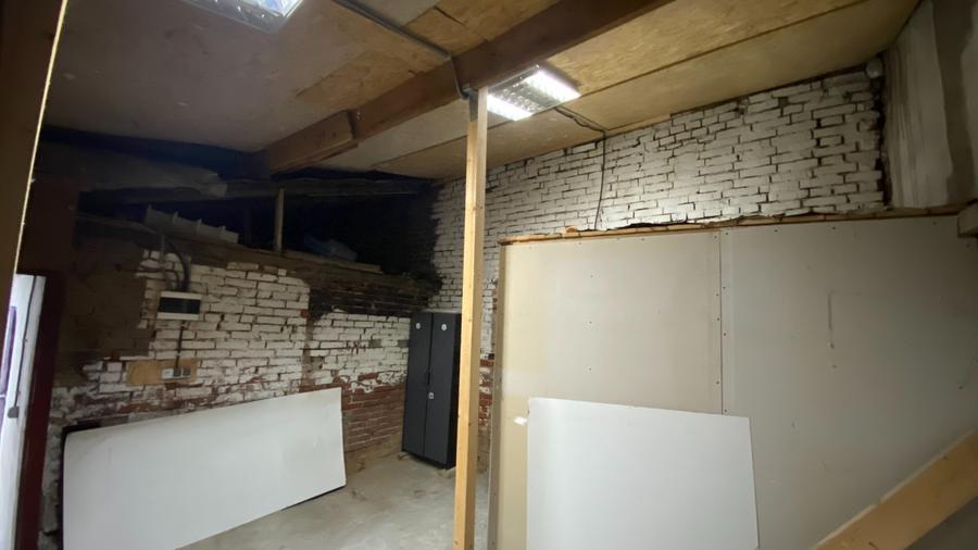 Drumul Sării, spatiu sediu, 100 mp curte liberă