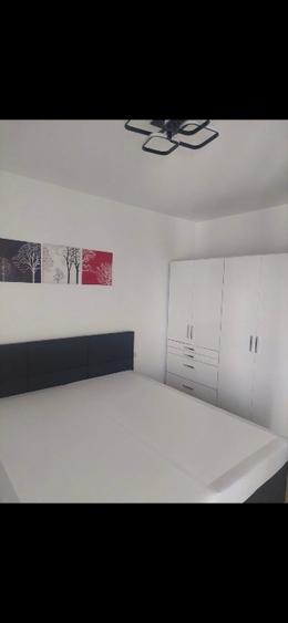Proprietar inchiriez apartament de 3 camere, lux, bloc nou, C.Aradului
