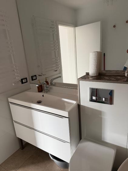 Apartament tip studio mobilat etajul 4 din 5.