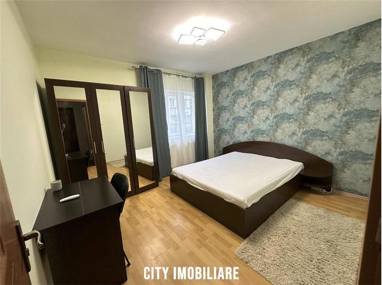 Apartament 3 camere, bloc nou, parcare, zona Semicentrală.