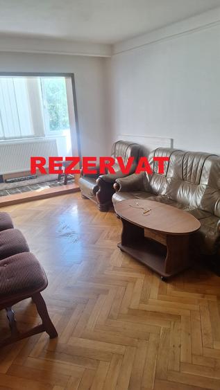 Apartament 4 camere de inchiriat