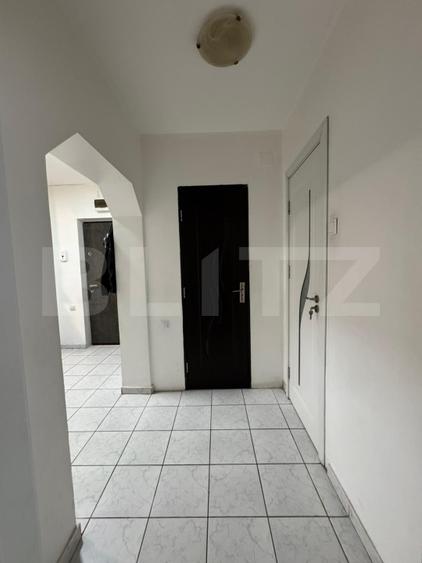 Apartament de vânzare, cu 2 camere, 57 mp, decomandat, zona Balcescu