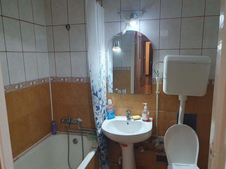 Vanzare-Dr Taberei-V Ialomitei-3 camere-p/4-reabilitat-boxa-bl 73-liber-115000E