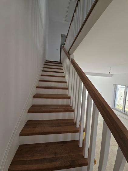 Duplex P+E in Mosnita cu utilitati si stada asfaltata