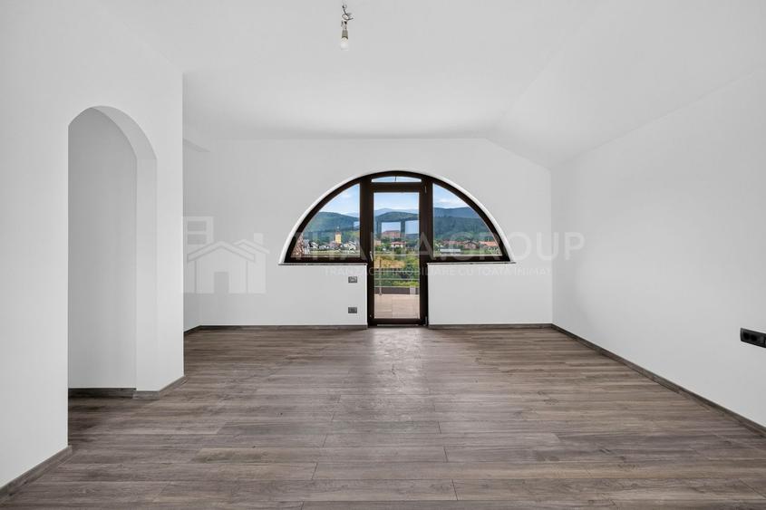 Vila cu arhitectura deosebita, teren 636mp, Cristian, Brasov