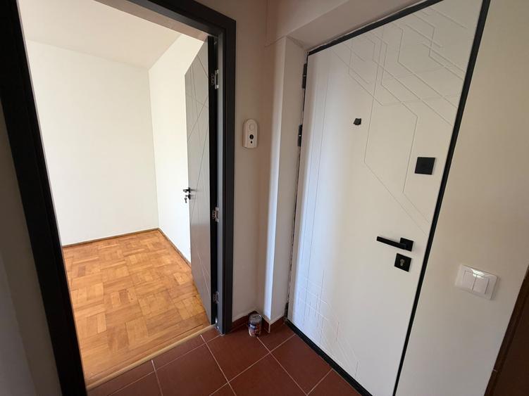 Titan 3 Camere Bloc Caramida Reabilitat Instalatii Schimbate Pret Negociabil
