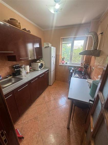 Ap 3 cam, Piata Unirii.66 mp utili ,et 2/8