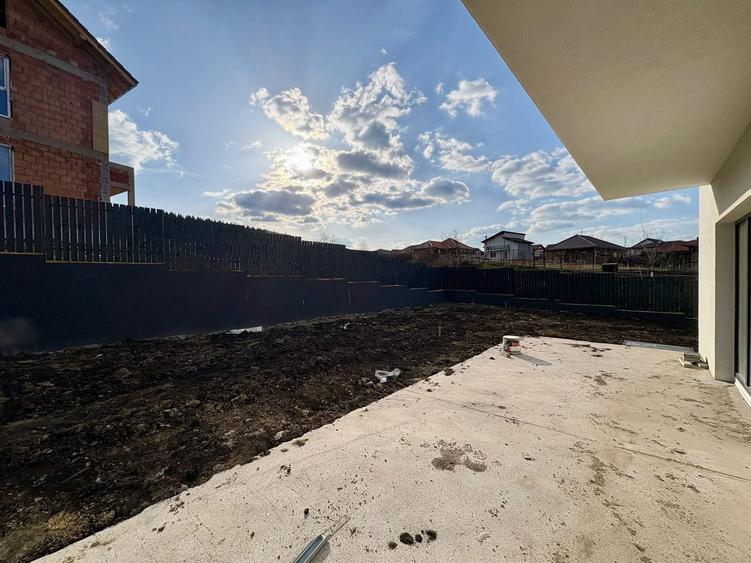 CASĂ NOUĂ CU GARAJ, 150 MP, 500m de PROFI CHINTENI