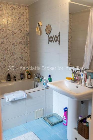Baneasa lake House 340sqm, swimming pool, lake side deck - 24