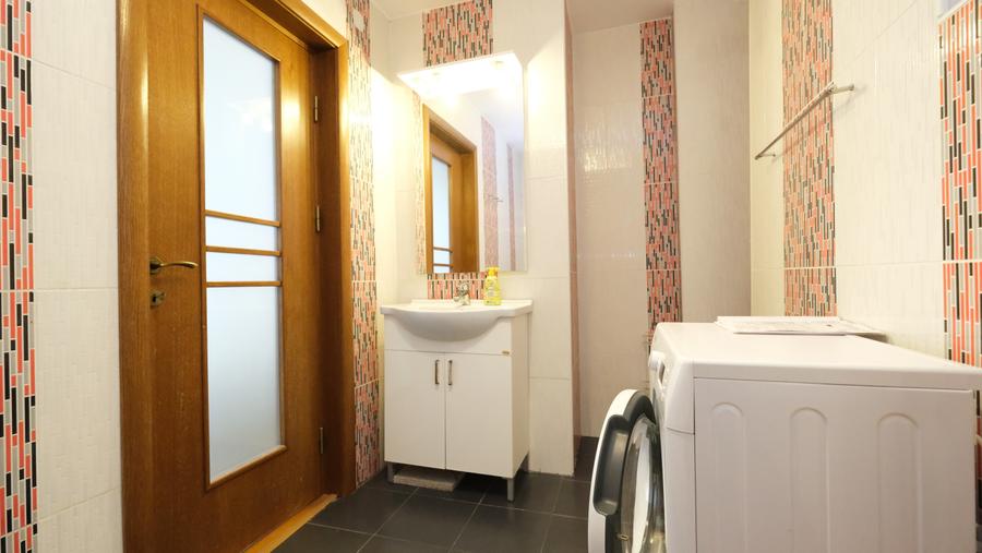 Vanzare apartament 3 camere renovat,mobilat, etaj intermediar, langa Cismigiu