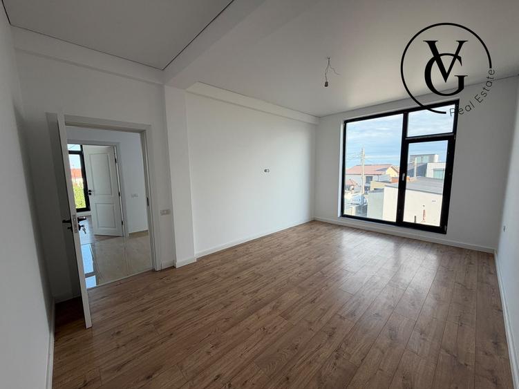 Vila modernă - finisată -terasă circulabila vedere lac și mare