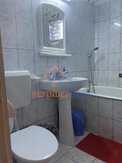 Apartament de vanzare cu 3 camere, zona Barca,68mp