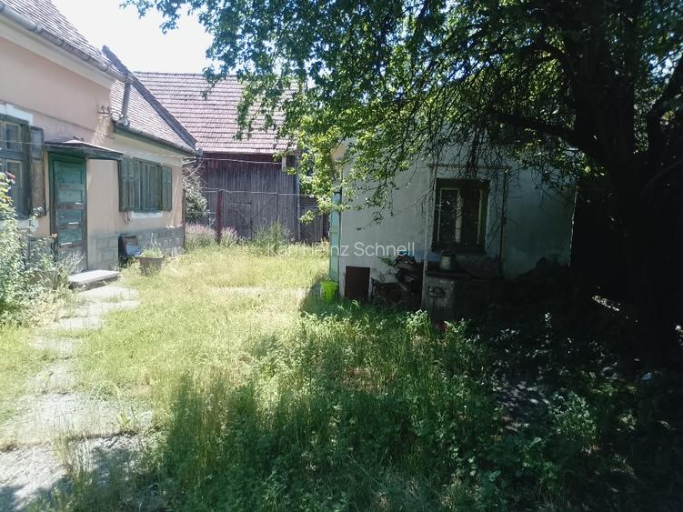 Casa de Vinzare cu Teren generos Sura si Anexa cu Descidere de 20 de Metri la St - 3