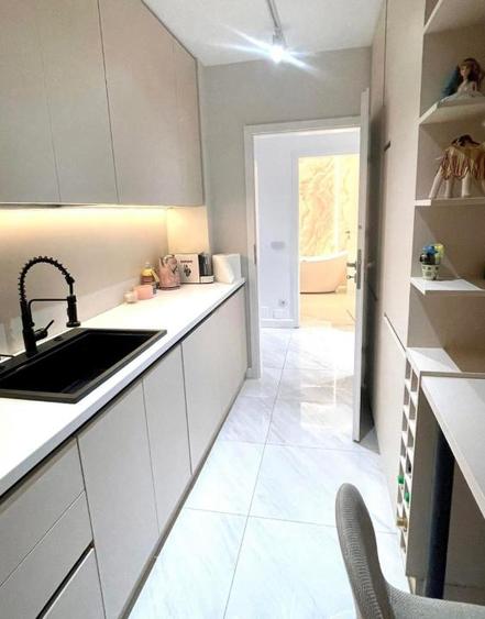 Apartament,etaj intermediar si parcare,zona Sopor