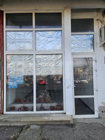 Spațiu comercial 50 mp, parter, cu vitrină și 2 intrări – Micro 6, Hunedoara
