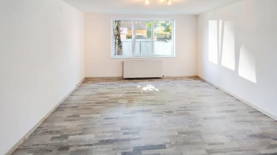 Casă renovată complet, 6 camere, 2 băi, 2 bucătării, cramă, Ghimbav, central