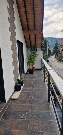 BUSTENI APARTAMENT NOU 111mp,3CAM+1,spre Caraiman-Castel Cantacuzino,proprietar