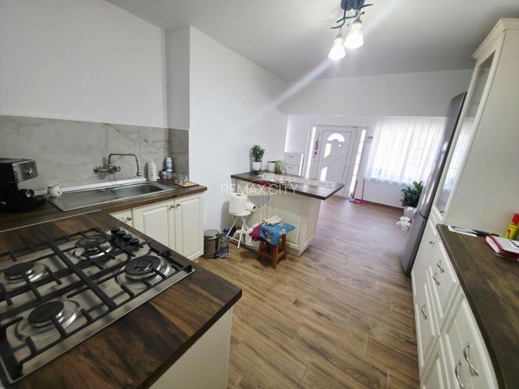 Casă / Vilă cu 3 camere de vânzare - 34