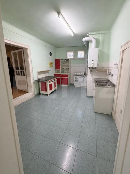 Casă de vânzare, 253 mp, zona Central