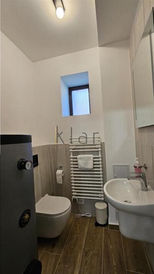 Casa renovata 200mp pe 2 niveluri,parcare,curte cu foisor,Centru zona str. Paris