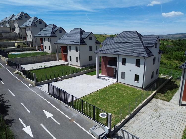 Casă individuală nZEB, 194 mp utili, teren 468 mp, Dezmir