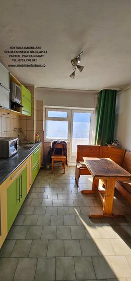 Apartament 3 camere, cu boxa si loc de parcare, zona 1 Mai
