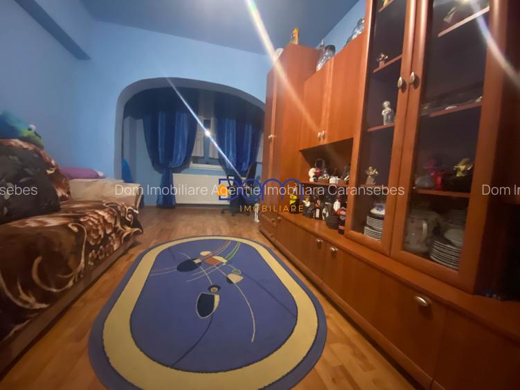 De vanzare apartament spatios 4 camere confort 1 - 5