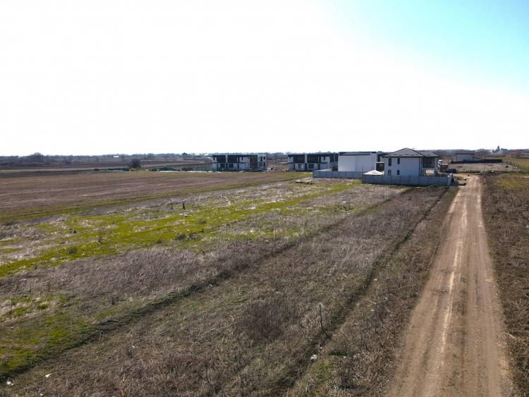 Teren Intravilan Zona Primaverii - Com Berceni | utilitati in zona | #EG27E