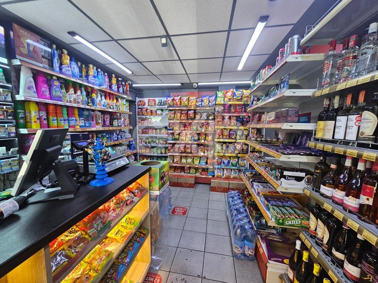 Spatiu comercial ideal investitie de vanzare zona Rahova