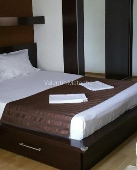 Vilă pensiune ,11 camere-lângă plajă 200 m Mamaia. StrD14 Nr.7A Năvodari.