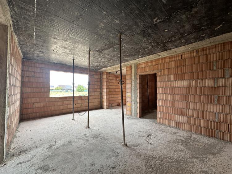 Duplex pe parter | 3 camere | 2 bai | Pod mansardabil | Mosnita Noua
