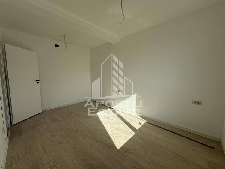 Penthouse cu scara interioara deosebita, 3 camere si 2 bai langa Lidl.