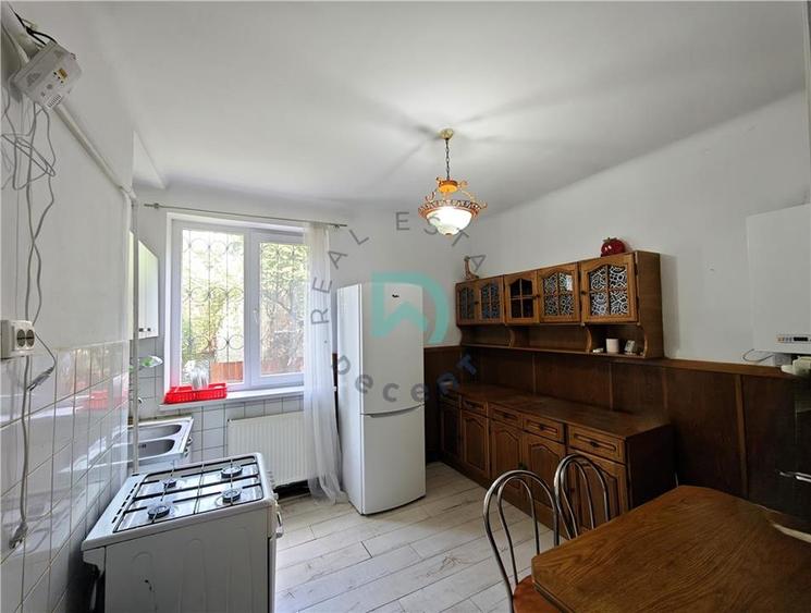 Închiriez 2 camere, Brasovul vechi