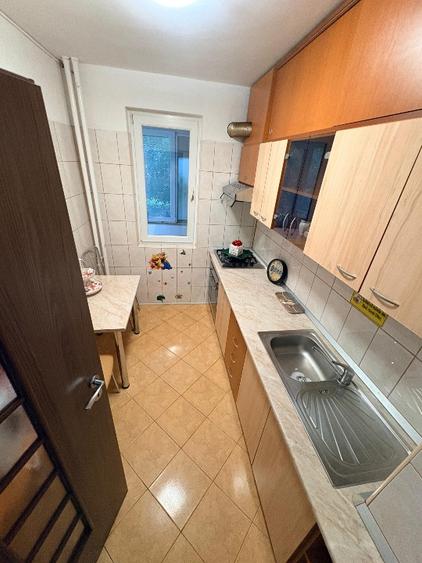 Inchiriez apartament pretabil birou