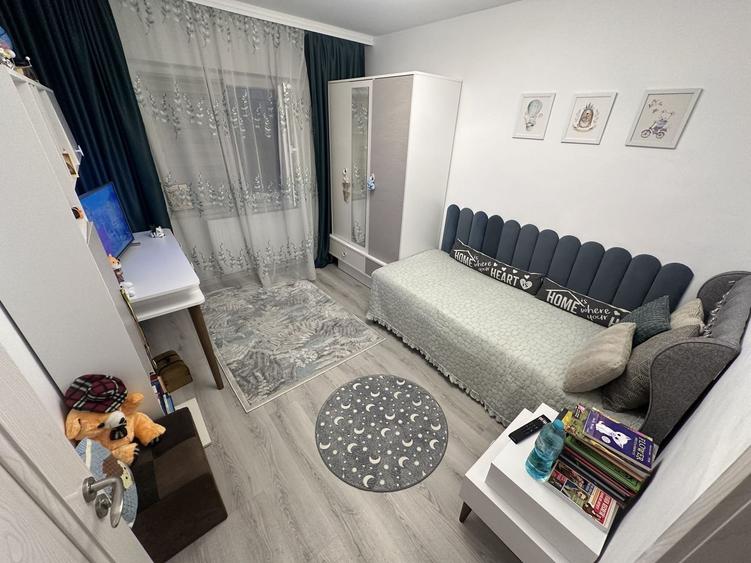 Apartament 3 camere zona Tomis 3 cu Centrala Renovat Total