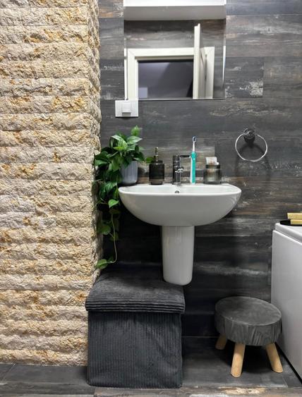 Apartament cu 3 camere, decomandat, Visoianu, loc de parcare propriu